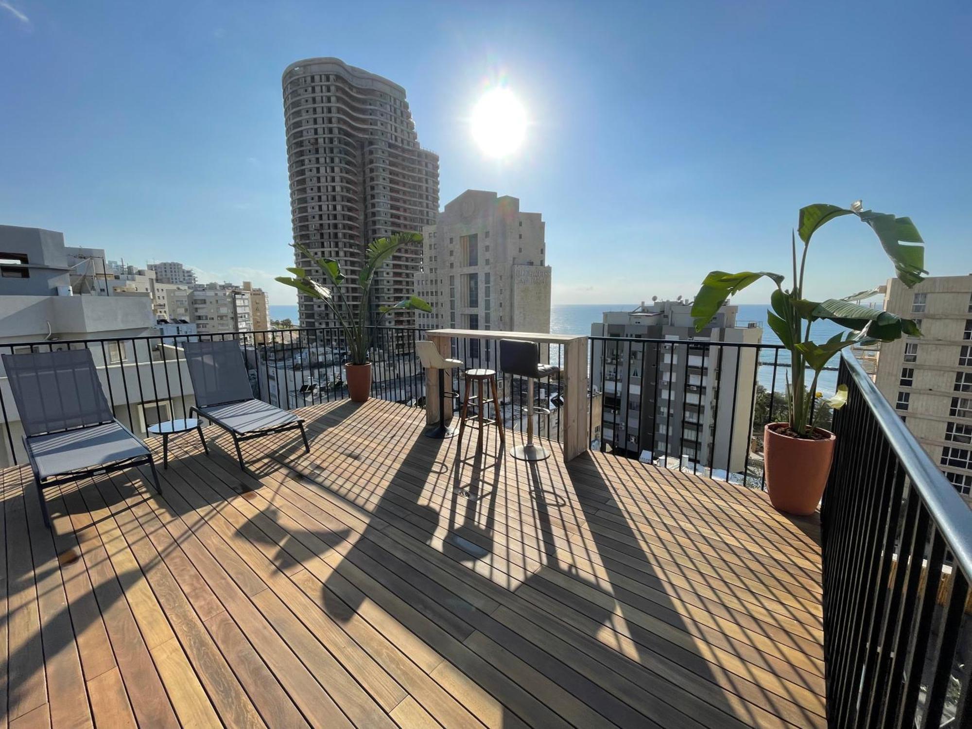 Roof Top 3 Floors Нетанья Екстер'єр фото